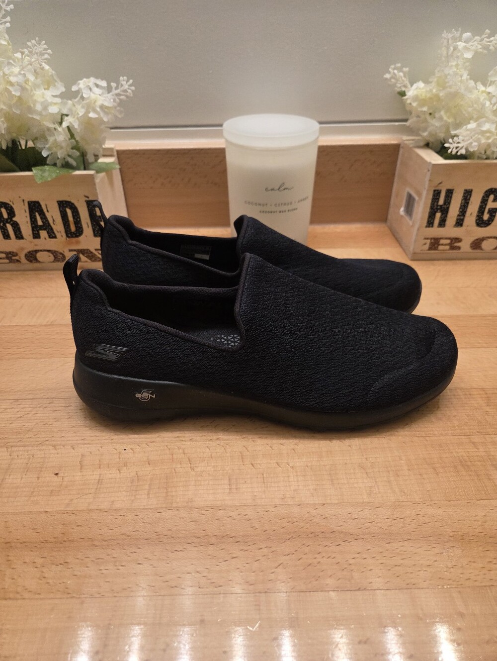 Skechers GO WALK Joy - Joselin Slip-on Walking Sneakers Black Womens Size 9.5